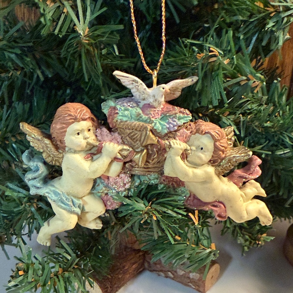 Cherubs with horns and dove Ornament